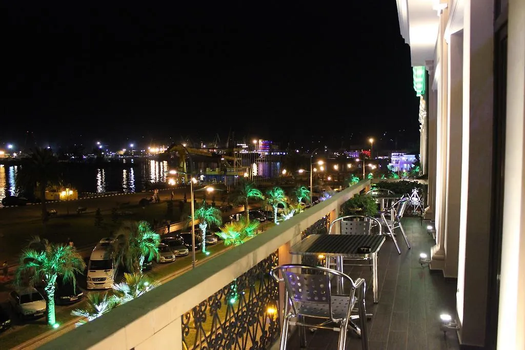 Connect Hotel Bar & Terrace باتومي 3*,